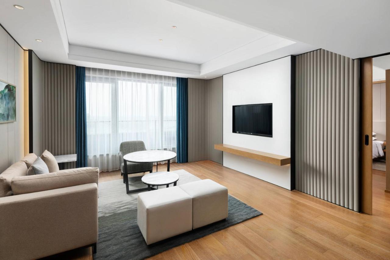Courtyard By Marriott Hangzhou West Екстериор снимка